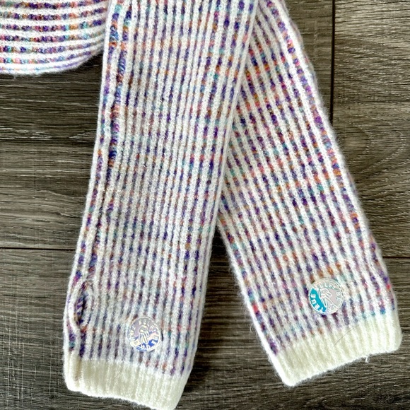 Girls Mantra Beanie & Fingerless Gloves Set | Multi Color | NWT - Picture 3 of 4